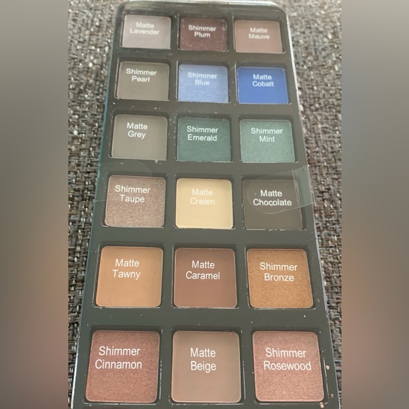 ✨HOST PICK✨ Ulta Beauty 33 pc makeup collection - Picture 4 of 6